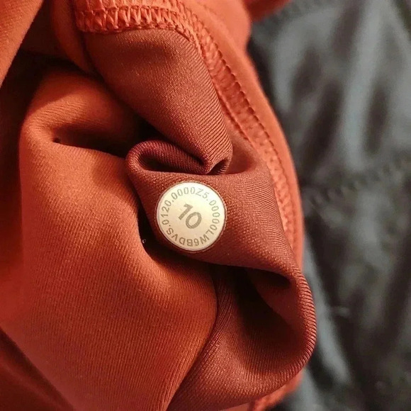 Lululemon Invigorate High-Rise Crop 23" Chianti - Picture 7 of 7